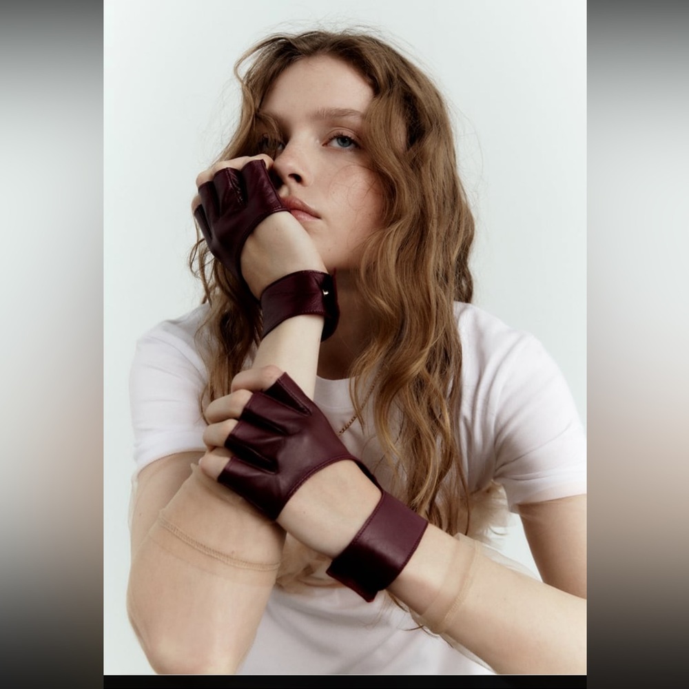 ZARA BURGUNDY FINGERLESS GLOVES NWT